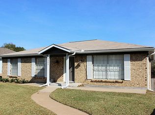 2405 Progress Dr, Brenham, TX 77833