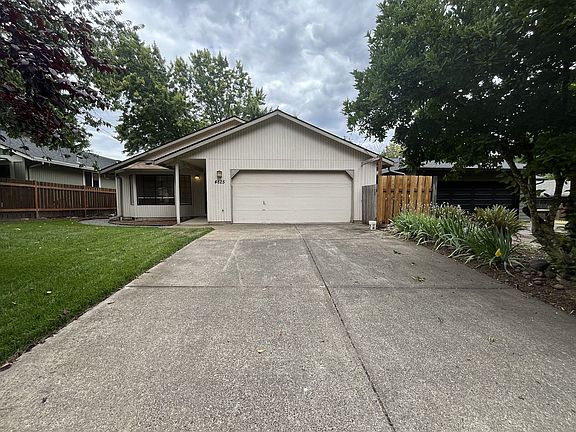 3rd image of 4825 SW Marigold St