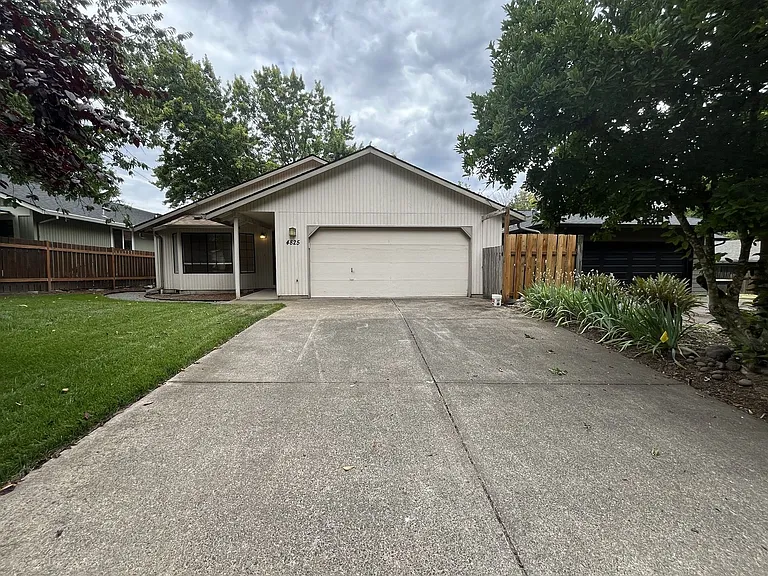 4825 SW Marigold St — Photo 3