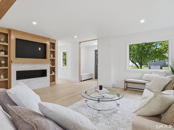 5th image of 85 Hecker Avenue