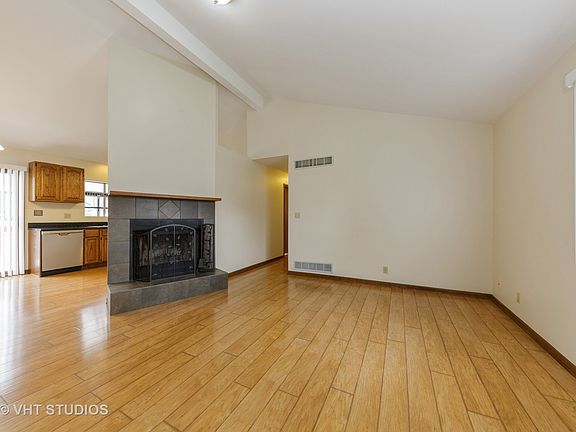 3rd image of 1249 Bunker St