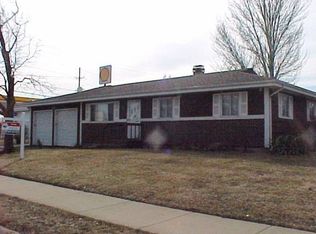 69 Parkview Dr, Northlake, IL 60164
