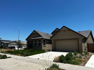 422 Daffodil Dr, Merced, CA 95341