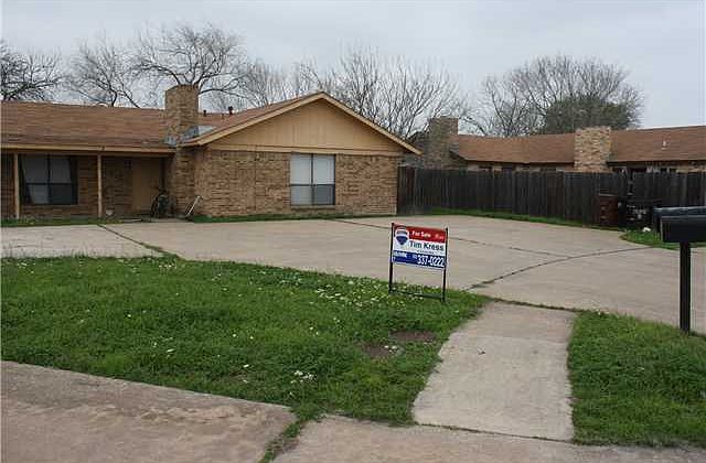 2nd image of 1202 Westcott Dr