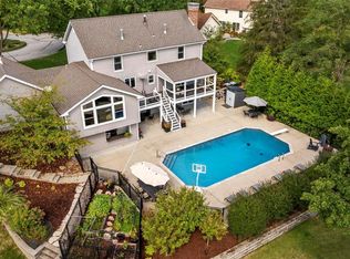 1515 Mason Hill Ct, Saint Louis, MO 63131