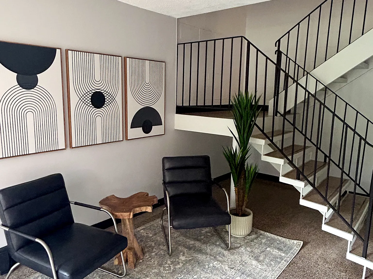 Woodland Trail Apartments - Choose your rent level - Call for Details - All utilities included — Photo 2