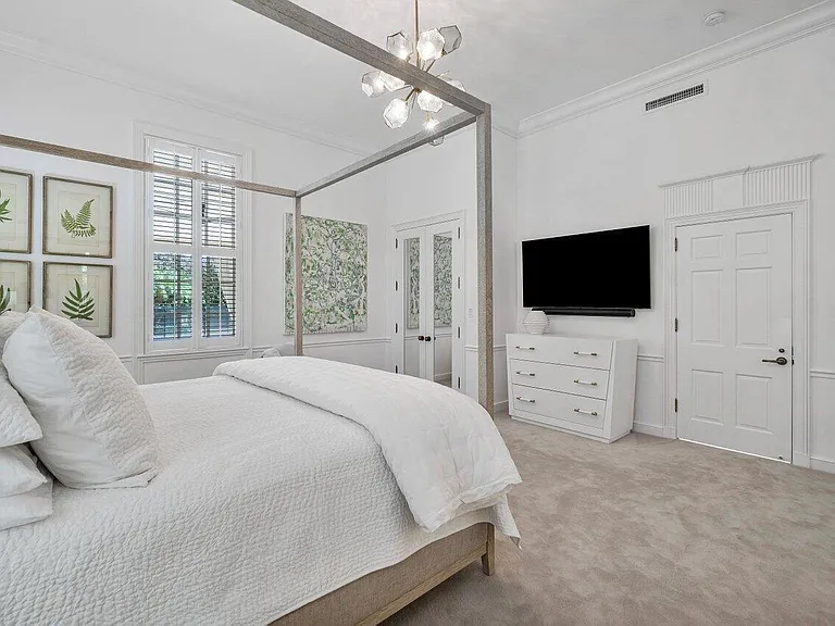 100 Regents Park Rd — Photo 30