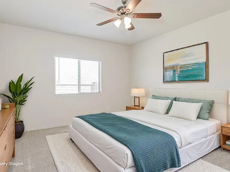 836 W Calle Falerno — Photo 11