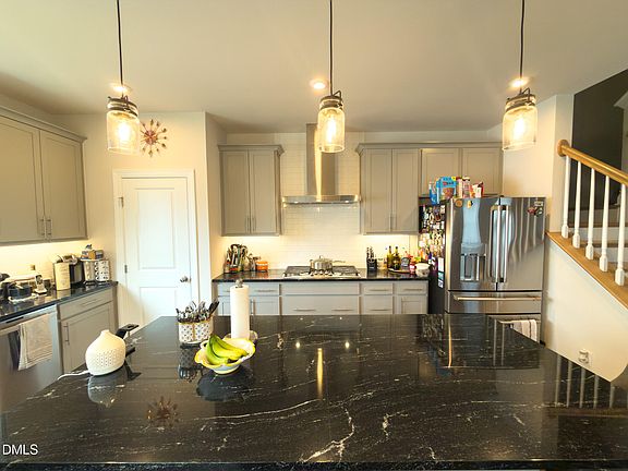 5th image of 808 Grafton Peak Ln