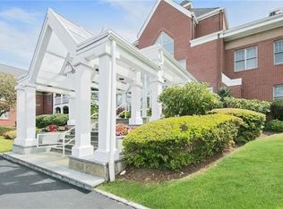 333 N State Rd APT 23, Briarcliff Manor, NY 10510