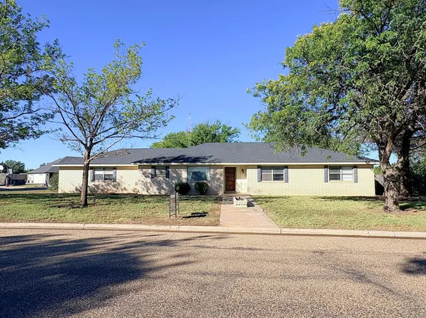 1806 Kiowa Trl, Dalhart, TX 79022