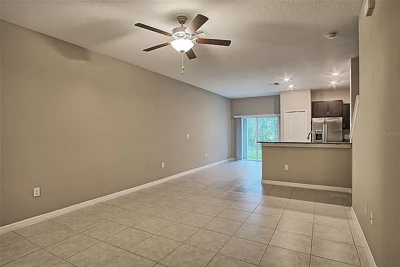 3 bed, 2.5 bath, 1634 sqft, $2,200 — Photo 4