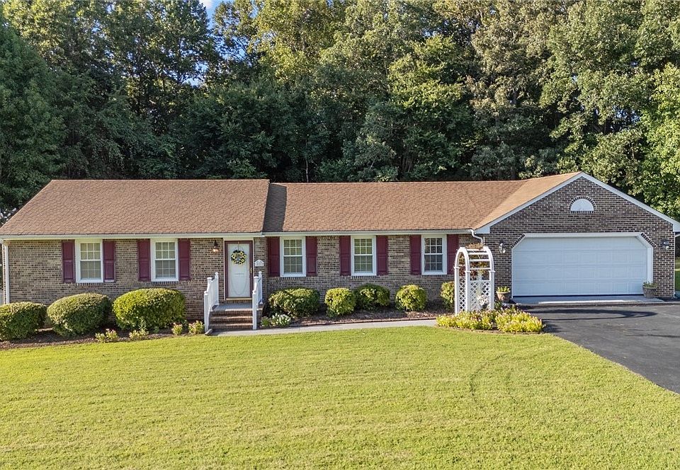 1st image of 18212 Bonneville Ln
