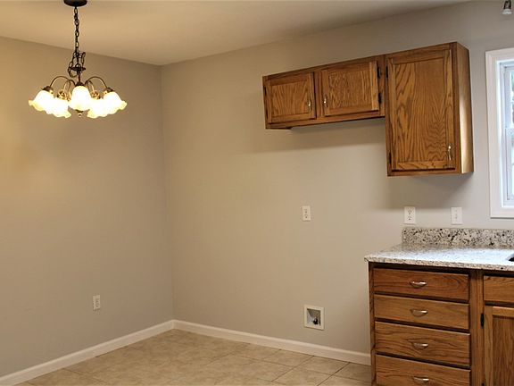 4th image of 3557 Pointe Cove Cir