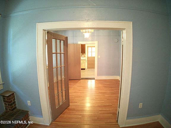 4th image of 1433 W 8TH Street