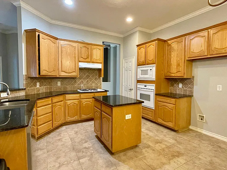 5330 Golfside Dr — Photo 10