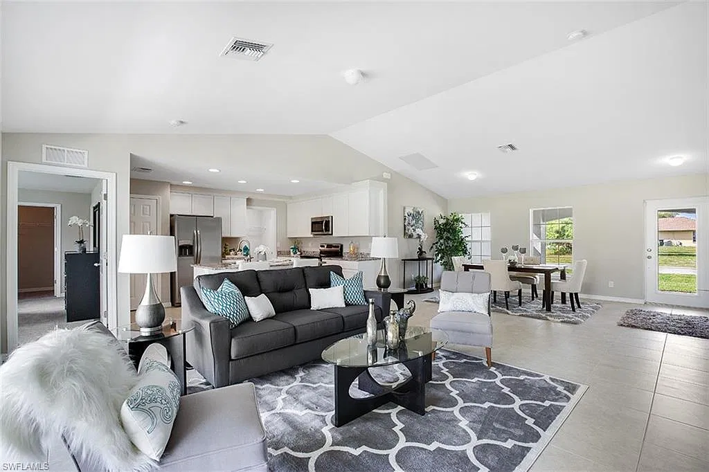 4 bed, 2551 sqft, $2,749 — Photo 1