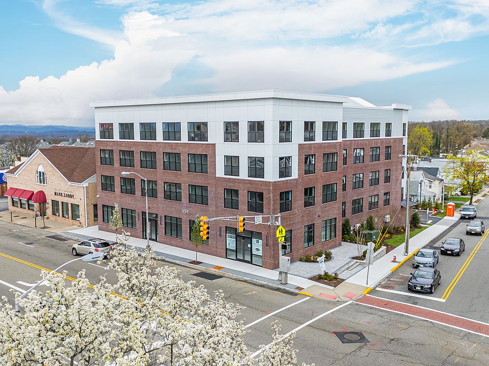 1st image of 459 Bloomfield Ave #301