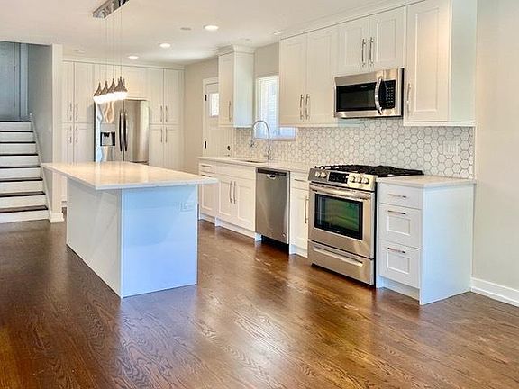 2nd image of 604 Laramie Ave