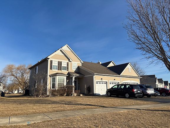 3rd image of 1065 Canary Ave