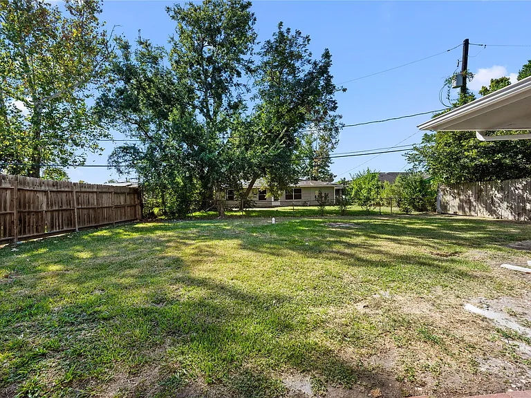 6138 Kenilwood Dr — Photo 17