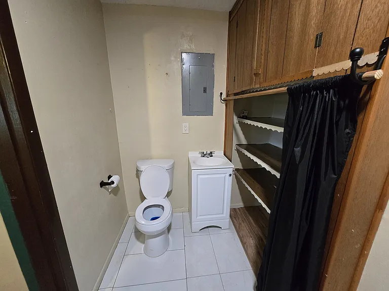 4215 NW 52nd Ave — Photo 7