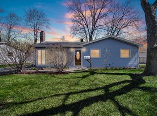 327 N Pershing Ave, Mundelein, IL