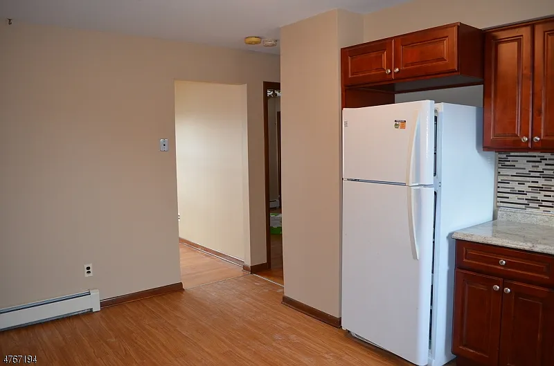 3 bed, 1.5 bath, $2,900 — Photo 2