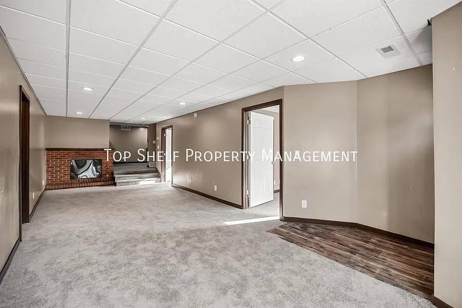2 bed, 930 sqft, $1,015 — Photo 3