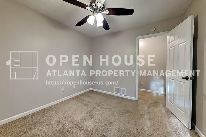 2290 Huntington Dr — Photo 15