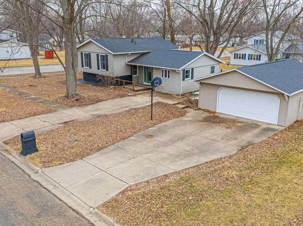 501 N Sampson St, Tremont, IL 61568