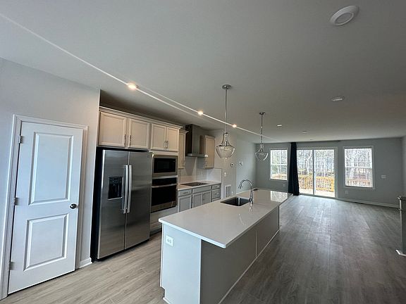 4th image of 578 Rivanna Hill Rd