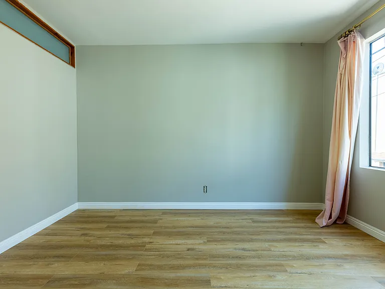 5125 Harold Way #202 — Photo 42