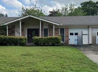 2030 Sycamore St, Paris, TX 75460