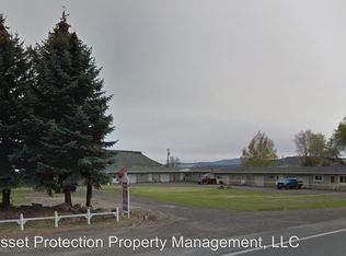 2102 NE 3rd St APT 3, Prineville, OR 97754