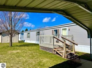 5232 E Broadway Rd #217, Mount Pleasant, MI 48858