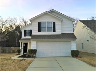 15704 Lakepoint Forest Dr, Charlotte, NC 28278