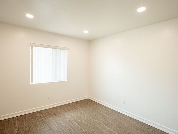 5th image of 462 Davidson St