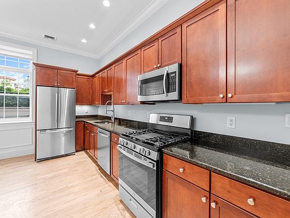 5th image of 87 Franklin St Unit 106