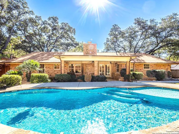 729 Rocklyn Dr, Windcrest, TX 78239