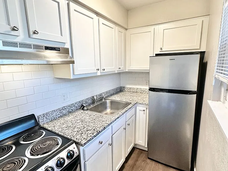 Arcadia Dell Apartments — Photo 12