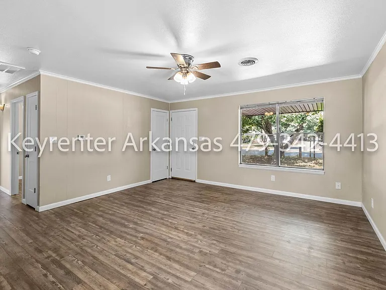 207 Carlton St — Photo 7