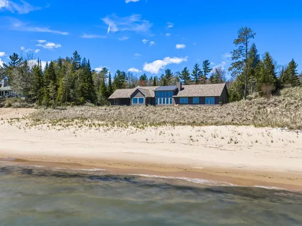 4124 Glidden Dr, Sturgeon Bay, WI 54235