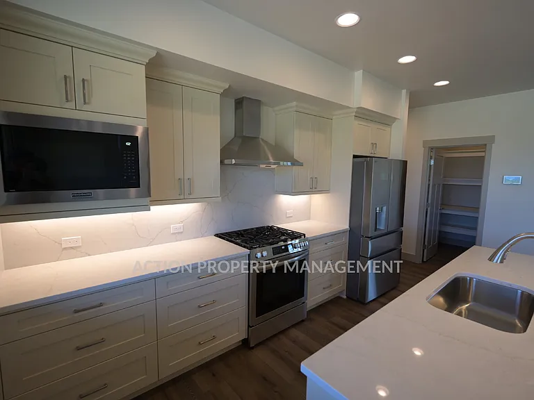 114 Turner Pl — Photo 11
