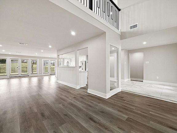 5th image of 3147 Robinson Rd