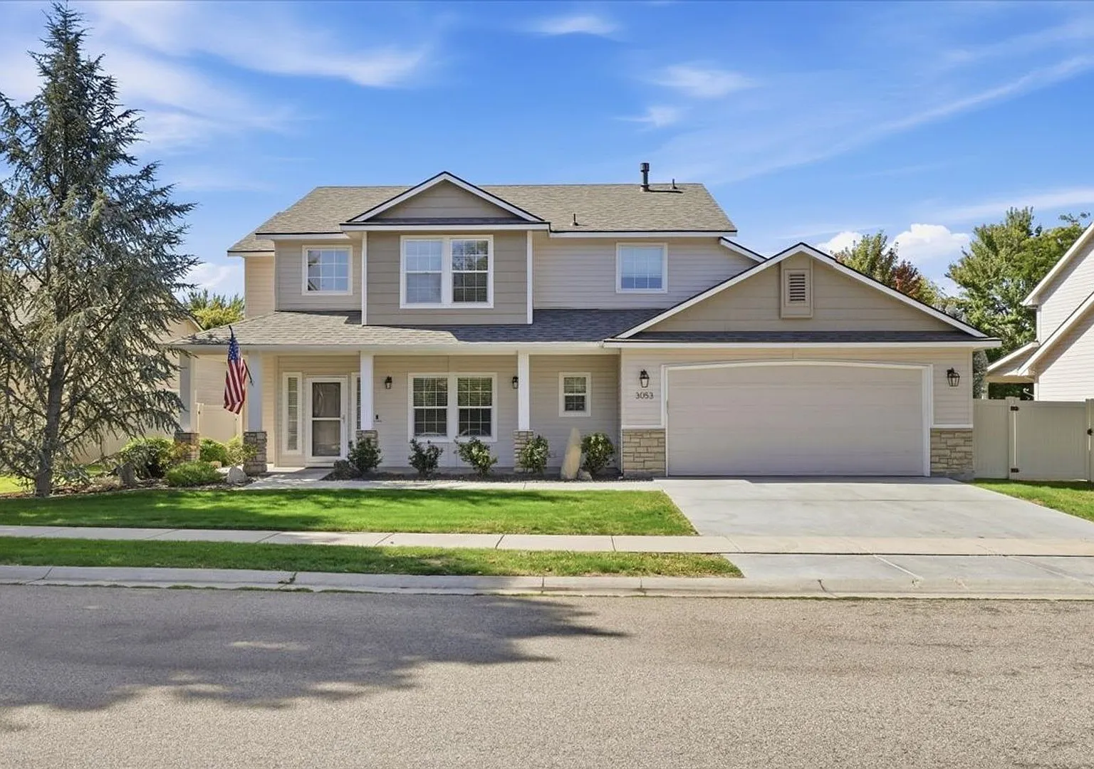 Newly Renovated 4 Bed 2.5 Bath Home in the Heart of Meridian — Photo 2