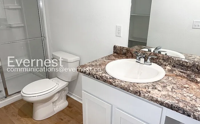 6681 Hollywood Ave — Photo 9