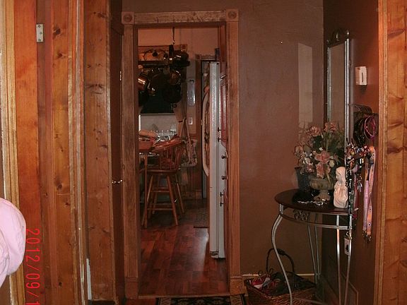 entry hall-maple flrs down