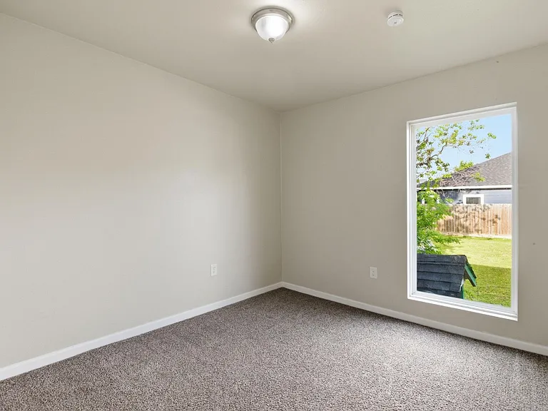 303 Gans St #B — Photo 17