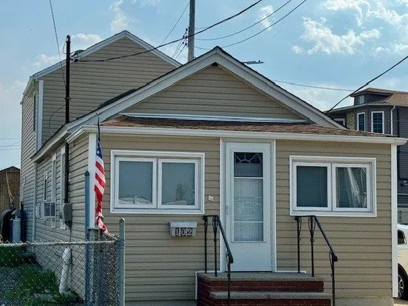 102 E 6th Road, Broad Channel, NY 11693